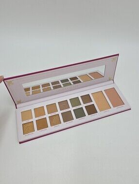 12 eyeshadows,1 highlighter, 1 blush